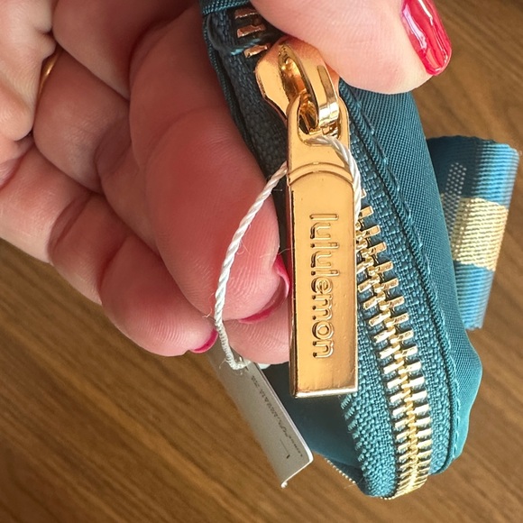 lululemon athletica Blue Crossbody Bag - Picture 4 of 5